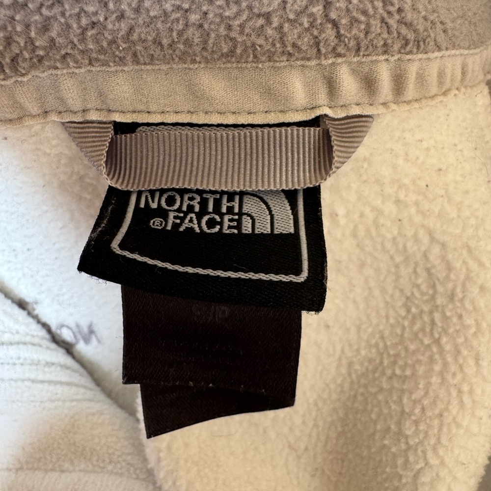 The North Face Gray and White Ski Jacket with Color Blocking - Picture 4 of 6
